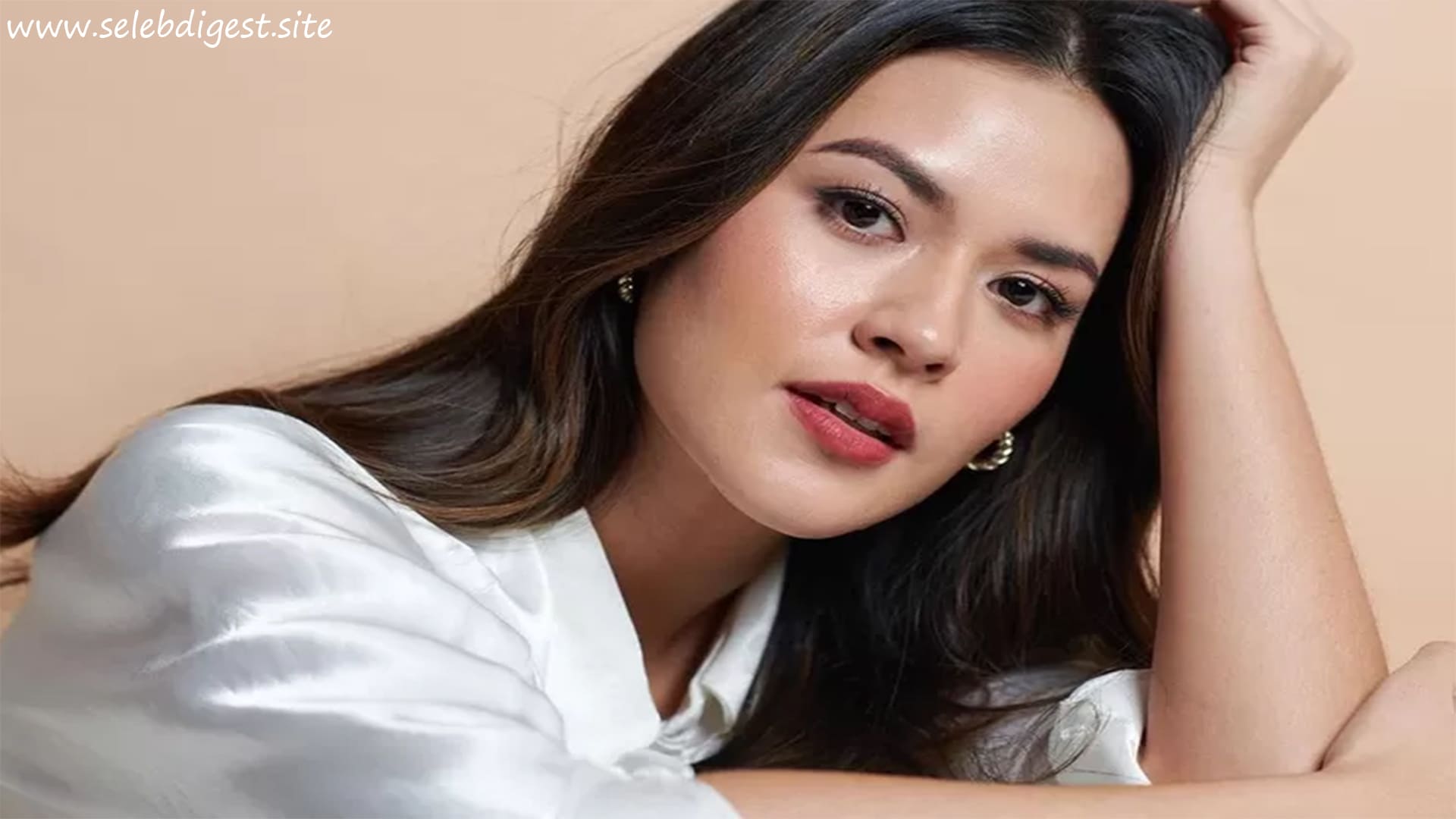 Karier dan Kisah Perjalanan Inspiratif Raisa Andriana